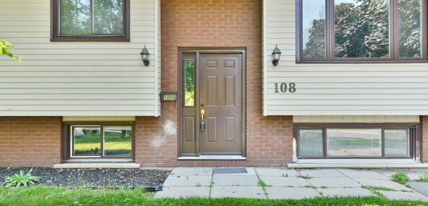 5 bedroom 2 bathroom house for sale. 108 Nicholas St, Quinte West, On. $469,000