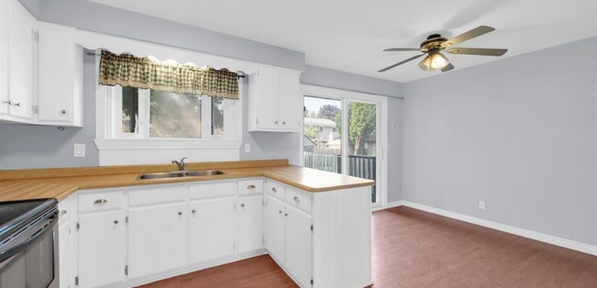 5 bedroom 2 bathroom house for sale. 108 Nicholas St, Quinte West, On. $469,000