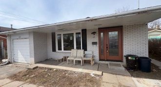 3 bedroom 2 bathroom apt for rent. 23 Robertson Lane, Belleville, On. $2450 per month plus 65% of utilities