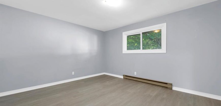 5 bedroom 2 bathroom house for sale. 108 Nicholas St, Quinte West, On. $469,000