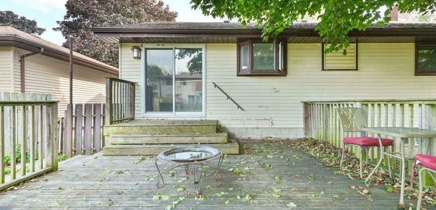 5 bedroom 2 bathroom house for sale. 108 Nicholas St, Quinte West, On. $469,000