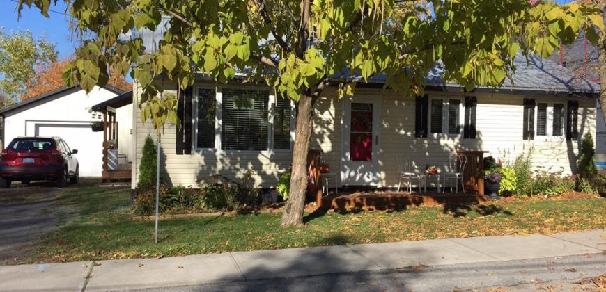 2 bedroom 1 bathroom home for sale. 14 Bay Avenue, Prince Edward County, On. $569,000