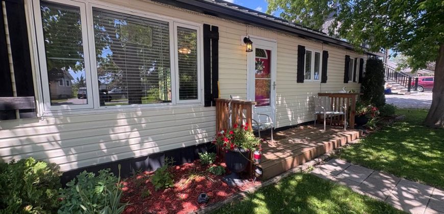 2 bedroom 1 bathroom home for sale. 14 Bay Avenue, Prince Edward County, On. $569,000