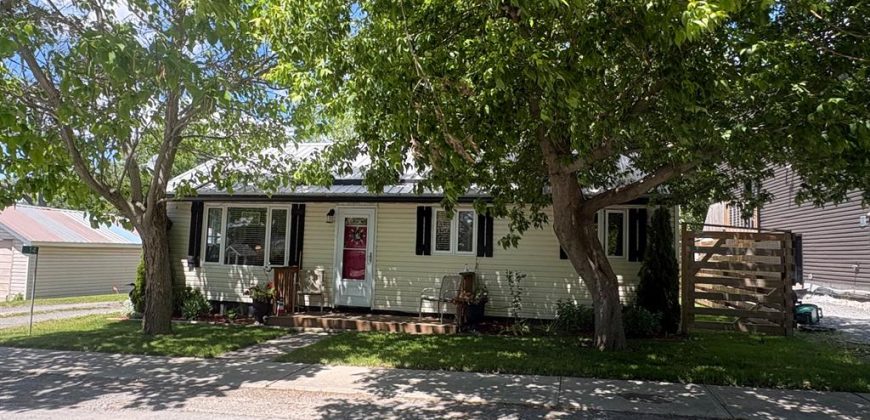 2 bedroom 1 bathroom home for sale. 14 Bay Avenue, Prince Edward County, On. $569,000